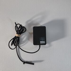 Microsoft 1512 Charger (24W/2A) for Windows RT -  Surface 2